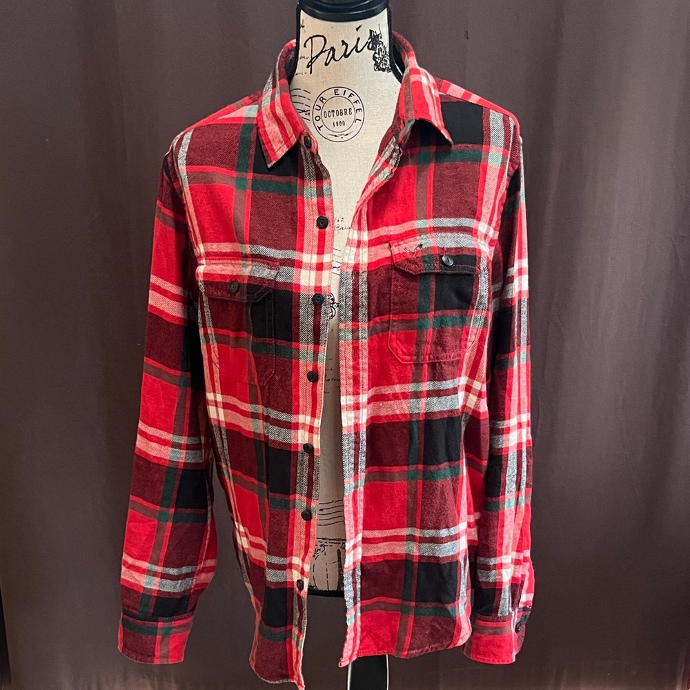 American Eagle Outfitters Red and Black Checkered Shirt
